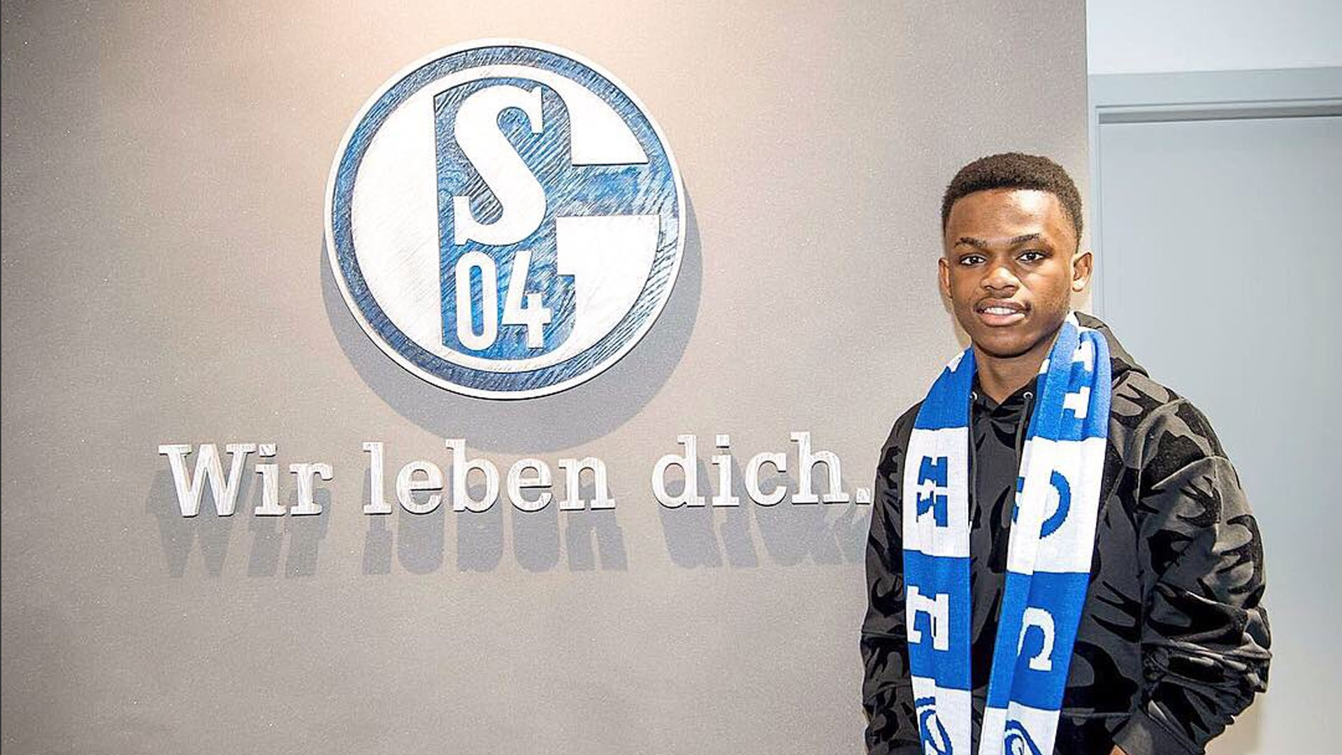 的务实为底 的务实为底